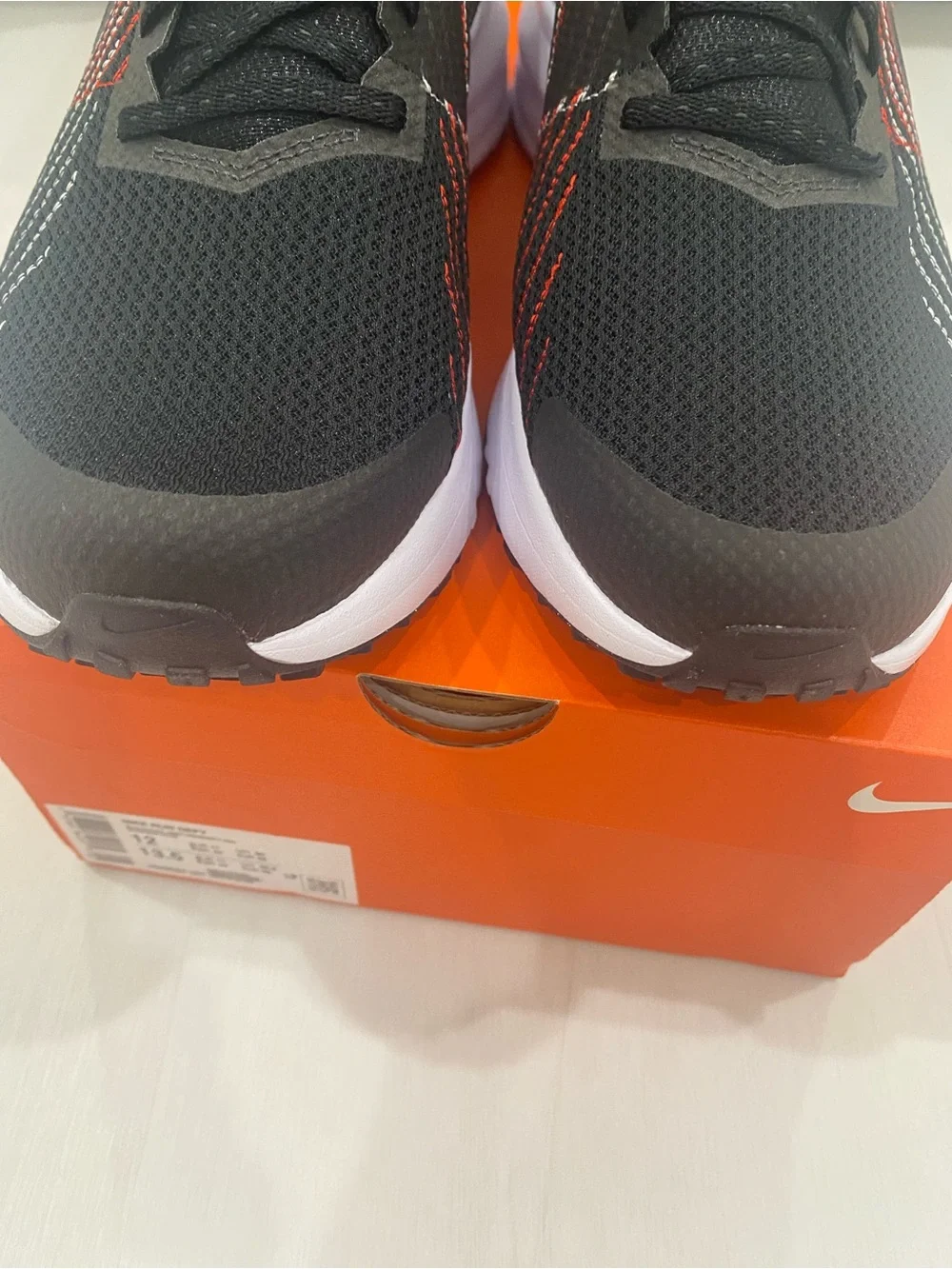 NWB Nike mens run defy road running shoes black-cool-grey size 12